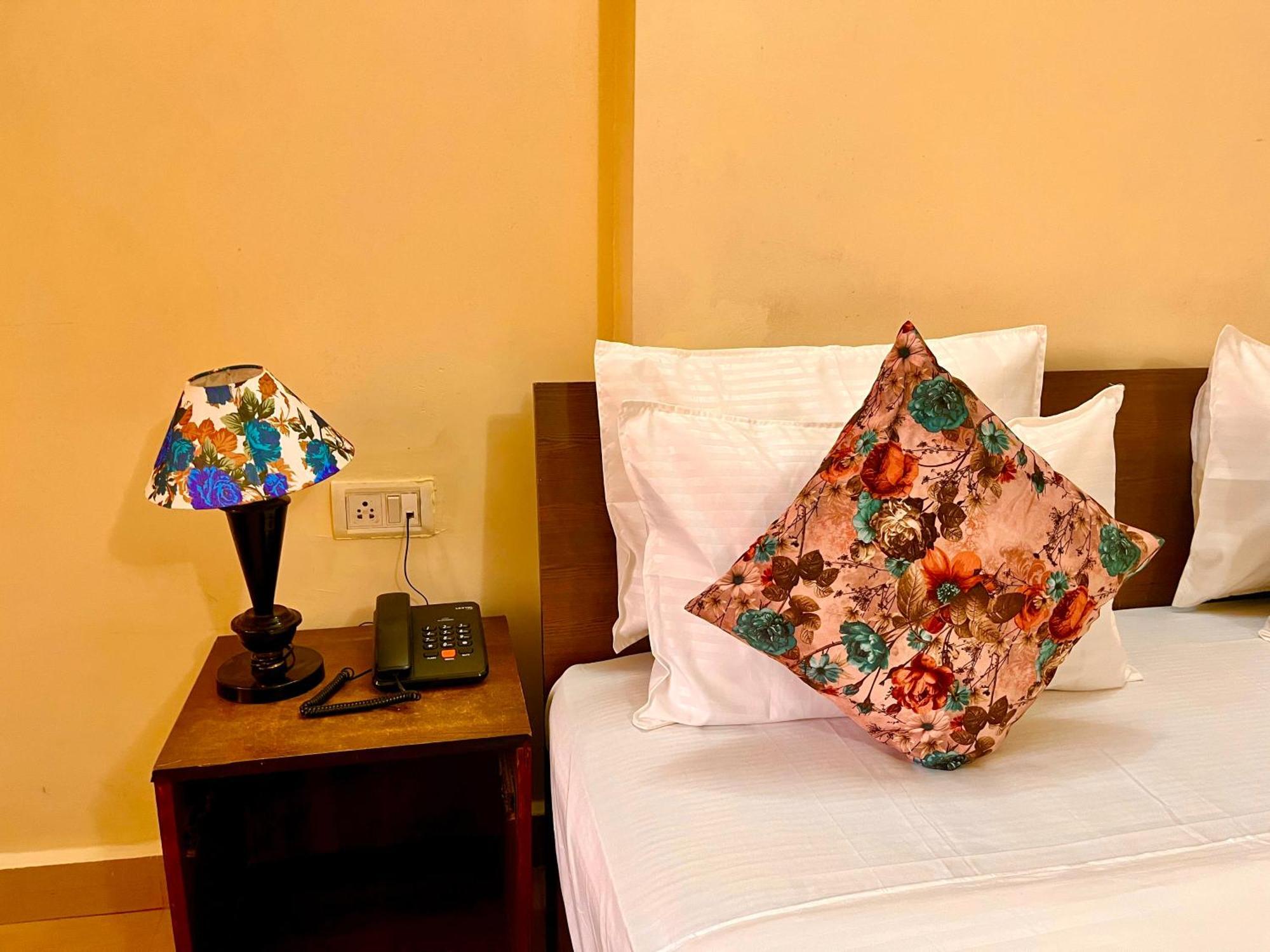 The Calagute Beach Resort By Shivam Resort 1 Km From Beach 坎多林 外观 照片