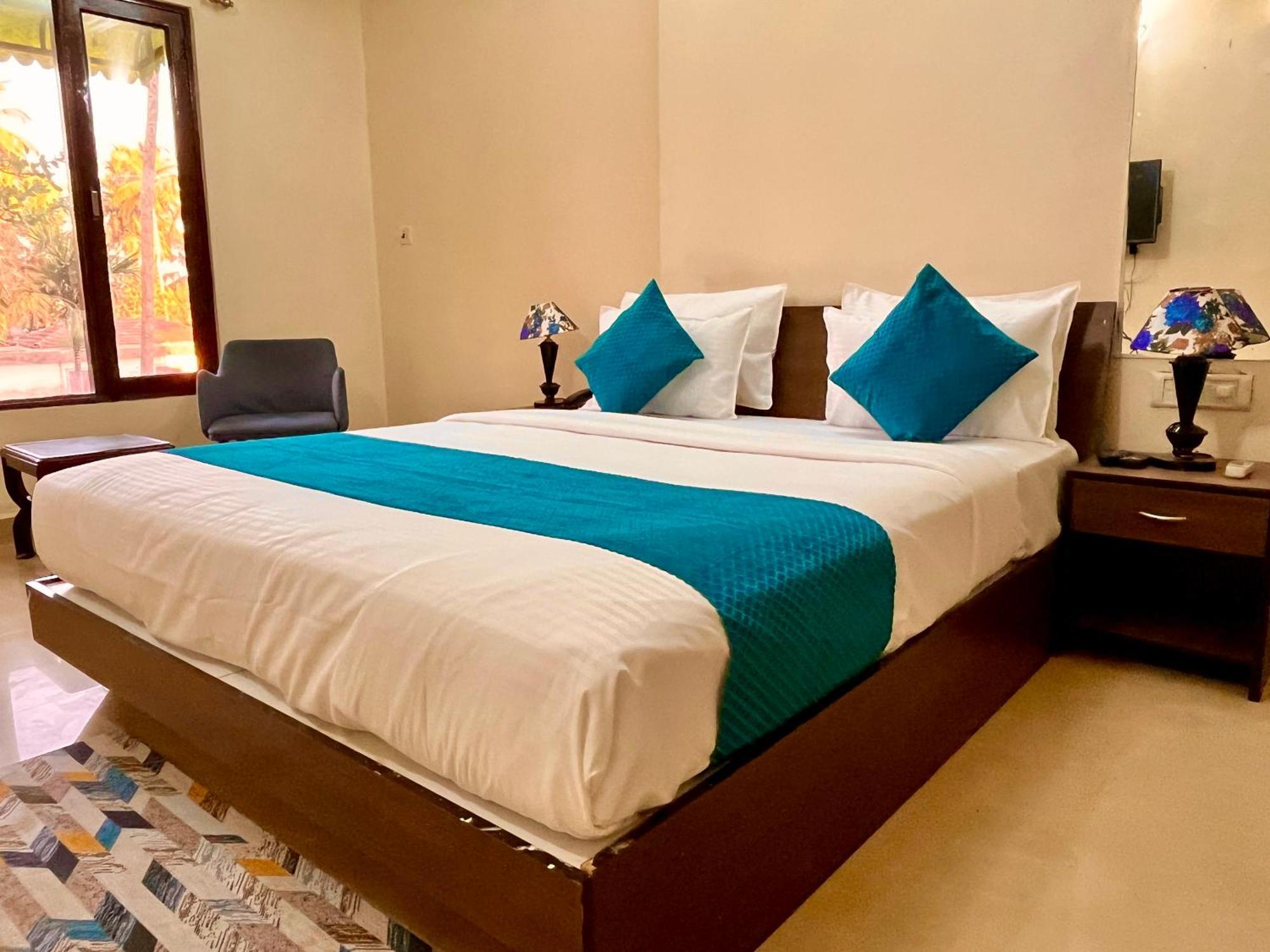 The Calagute Beach Resort By Shivam Resort 1 Km From Beach 坎多林 外观 照片